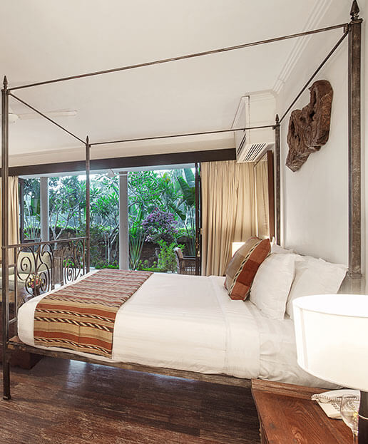 Villa Avalon Main House - Downstairs master bedroom with garden view